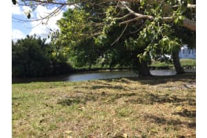 24 Golf Dr, Port St. Lucie, FL 34952, Port Saint Lucie, FL 34952 - MLS#B26000892