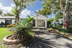 16036 Fairway Lane, Weston, FL 33326 - MLS#B26000942