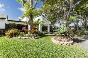 16036 Fairway Lane, Weston, FL 33326 - MLS#B26000942