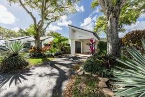 16036 Fairway Lane, Weston, FL 33326 - MLS#B26000942