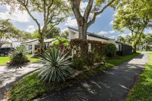 16036 Fairway Lane, Weston, FL 33326 - MLS#B26000942