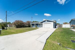 1353 SW Gastador Ave, Port St. Lucie, FL 34953, Port Saint Lucie, FL 34953 - MLS#B26000980