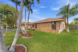 8001 NW 53rd Ct, Lauderhill, FL 33351, Lauderhill, FL 33351 - MLS#B26001118