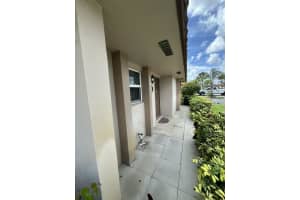 5725 Fernley Dr Dr E 40, West Palm Beach, FL 33415, West Palm Beach, FL 33415 - MLS#B26001145