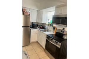 390 42nd Court, Oakland Park, FL 33334 - MLS#B26001264