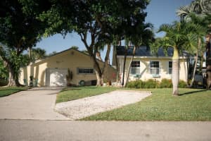 1906 Ocean Drive, Fort Pierce, FL 34949 - MLS#B26001268