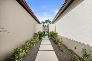 4 Ironwood Way, Palm Beach Gardens, FL 33418 - MLS#B26001353