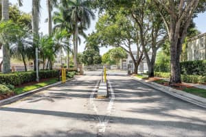 15883 NW 11th St, Pembroke Pines, FL 33028, Pembroke Pines, FL 33028 - MLS#B26001412