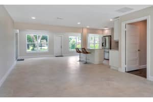 2001 Collier Avenue, Lake Worth, FL 33461 - MLS#B26001458