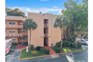 8390 Lagos De Campo Boulevard, Tamarac, FL 33321 - MLS#B26001513