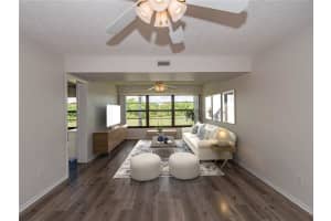 28 Plantation Drive, Vero Beach, FL 32966 - MLS#B26001551