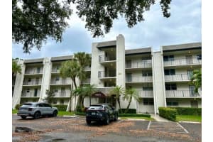 9450 Poinciana Place, Davie, FL 33324 - MLS#B26001638