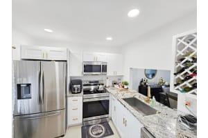 7807 Golf Cir Circle, Margate, FL 33063 - MLS#B26001646