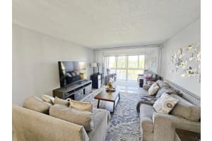 7807 Golf Cir Circle, Margate, FL 33063 - MLS#B26001646