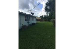 186 16th Street, Riviera Beach, FL 33404 - MLS#B26001694