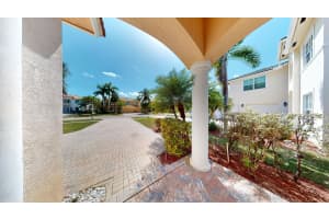 155 Bella Vista Way, Royal Palm Beach, FL 33411 - MLS#B26001727