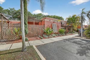 1533 Fairway Road, Pembroke Pines, FL 33026 - MLS#B26001768