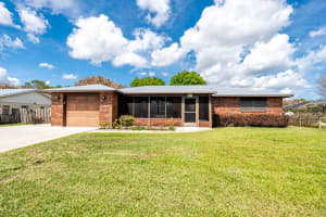 1004 Egret Avenue, Fort Pierce, FL 34982 - MLS#B26001797