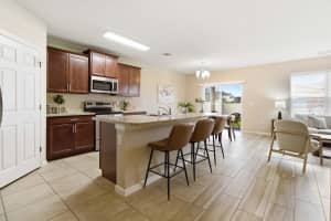 320 Moray Dr Drive, Palm Bay, FL 32908 - MLS#B26001935