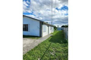 1565 36th Street, Riviera Beach, FL 33404 - MLS#B26002008