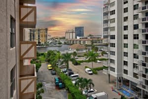 1865 Ocean Drive, Hallandale Beach, FL 33009 - MLS#B26002079