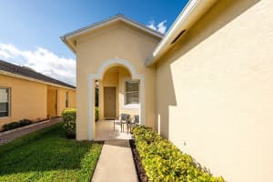 572 Indian Key Drive, Port Saint Lucie, FL 34986 - MLS#B26002106