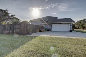 669 Howard Street, Fort Pierce, FL 34982 - MLS#B26002203