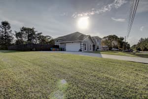 669 Howard Street, Fort Pierce, FL 34982 - MLS#B26002203