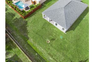 8636 100th Avenue, Vero Beach, FL 32967 - MLS#B26002254