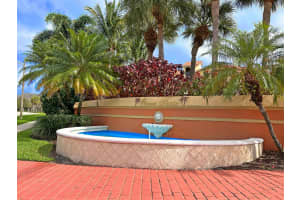 200 Uno Lago Drive, Juno Beach, FL 33408 - MLS#B26002293