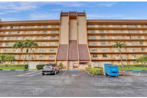 3001 Rolling Hills Circle, Davie, FL 33328 - MLS#B26002391