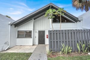 100 Sparrow Drive, Royal Palm Beach, FL 33411 - MLS#B26002491