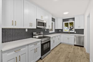 800 13th Court, Deerfield Beach, FL 33441 - MLS#B26002575