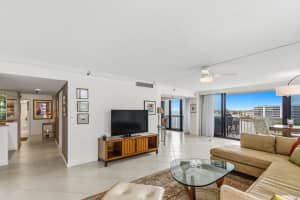 115 Lakeshore Drive, North Palm Beach, FL 33408 - MLS#B26002601