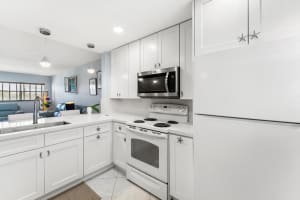 3654 Via Poinciana 504, Lake Worth, FL 33467, Lake Worth, FL 33467 - MLS#B26002633