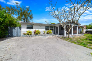 668 Snead Circle, West Palm Beach, FL 33413 - MLS#B26002839