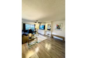 1917 Stratford Way, West Palm Beach, FL 33409 - MLS#B26002855