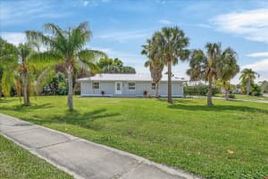 262 Easy Street, Sebastian, FL 32958 - MLS#B26002865