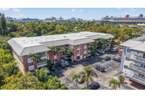 2424 17th Causeway, Fort Lauderdale, FL 33316 - MLS#B26002983