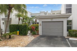 660 Kensington Place, Wilton Manors, FL 33305 - MLS#B26003045