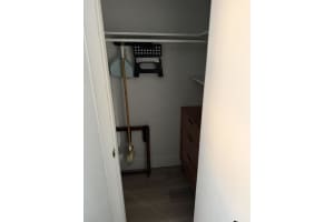 2100 33rd Avenue, Fort Lauderdale, FL 33305 - MLS#B26003111