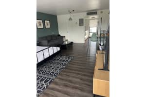 2100 33rd Avenue, Fort Lauderdale, FL 33305 - MLS#B26003119