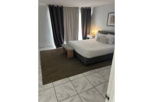 2100 33rd Avenue, Fort Lauderdale, FL 33305 - MLS#B26003123