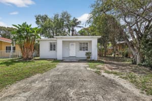 2438 Arthur Street, Hollywood, FL 33020 - MLS#B26003135
