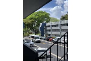 7887 Golf Cir Drive, Margate, FL 33063 - MLS#B26003284