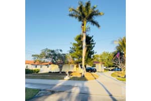 416 San Mateo Drive, Palm Springs, FL 33461 - MLS#B26003313