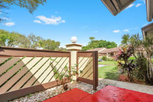 10 Bay Cedar Court, Royal Palm Beach, FL 33411 - MLS#B26003323