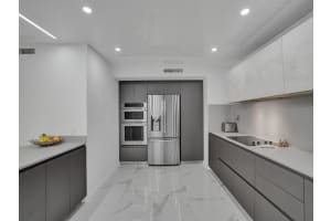 2500 Parkview Drive, Hallandale Beach, FL 33009 - MLS#B26003367