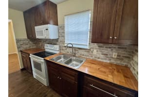 714 Seminole Avenue, Fort Meade, FL 33841 - MLS#B26003445