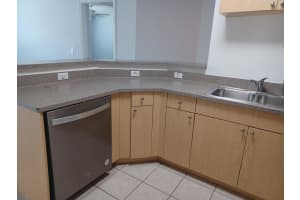 215 Villa Circle, Boynton Beach, FL 33435 - MLS#B26003475